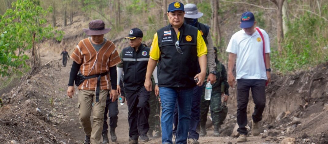 พ่อเมืองสามหมอก ติดตามสถานการณ์ชายแดน ไฟป่า การค้า การท่องเที่ยว