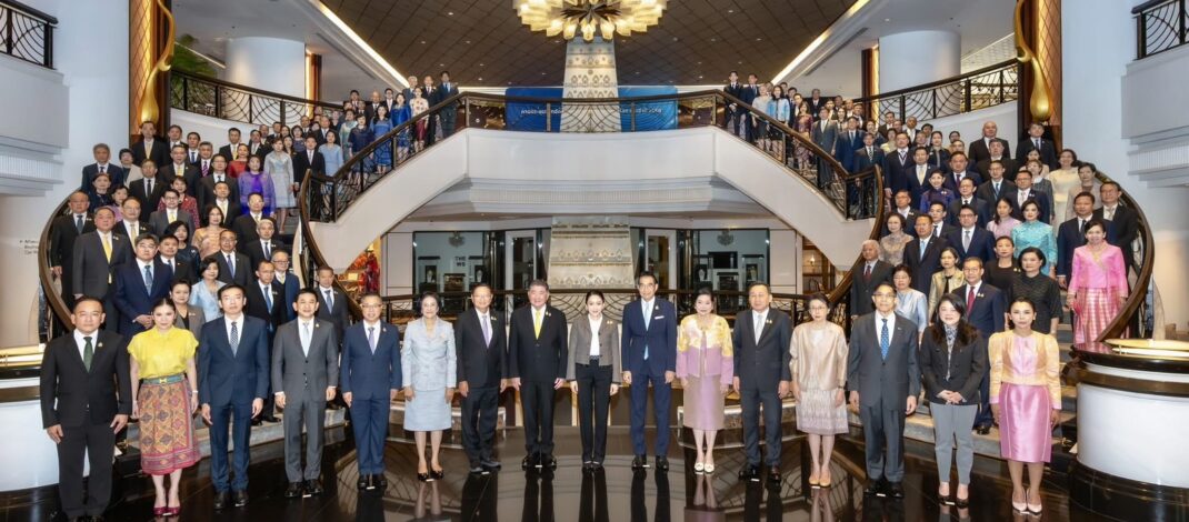 นายกฯ ประชุมทูตไทยทั่วโลก มอบนโยบาย “ทูตเชิงรุกยุคใหม่” กระตุ้นเศรษฐกิจไทย พร้อมส่งเสริมผลประโยชน์ของชาติ